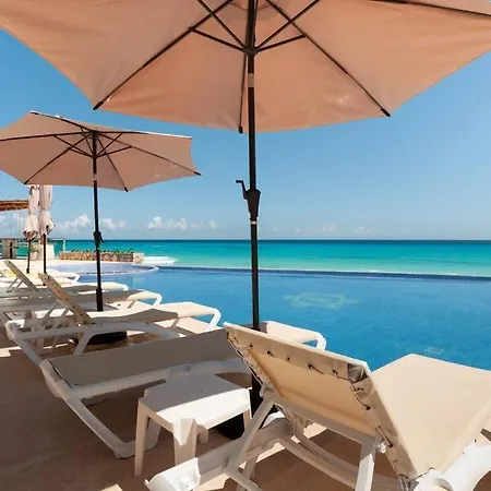 *Turquoise Escape- Beachfront Studio By Casa Paraiso* Cancun Exterior photo