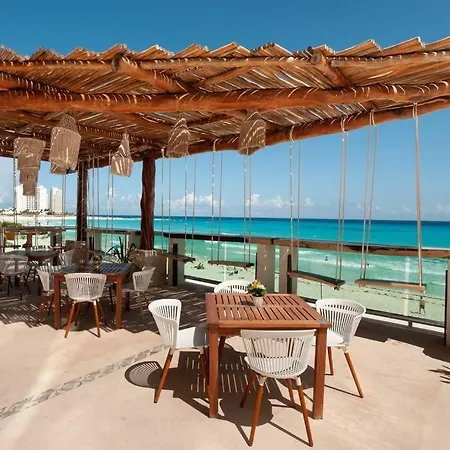 *Turquoise Escape- Beachfront Studio By Casa Paraiso* Cancun Exterior photo