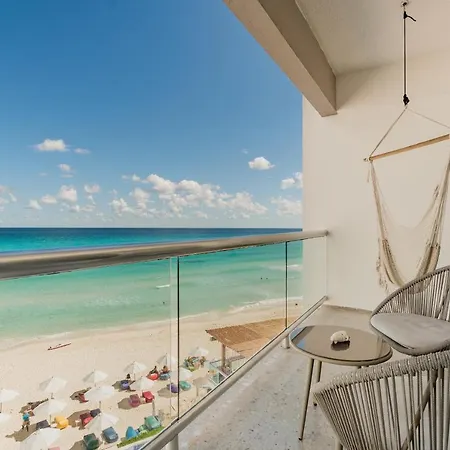 *Turquoise Escape- Beachfront Studio By Casa Paraiso* Cancun Exterior photo
